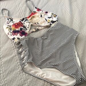 Floral and Striped Women's Intimate Set